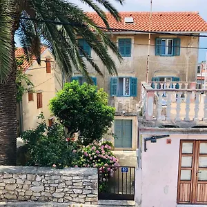 Nona Beta Ostanak kod kuće